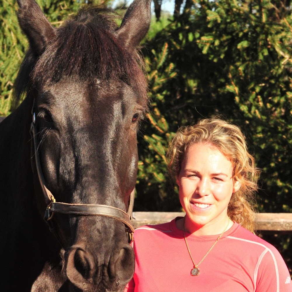 Meet your Posher, Danielle